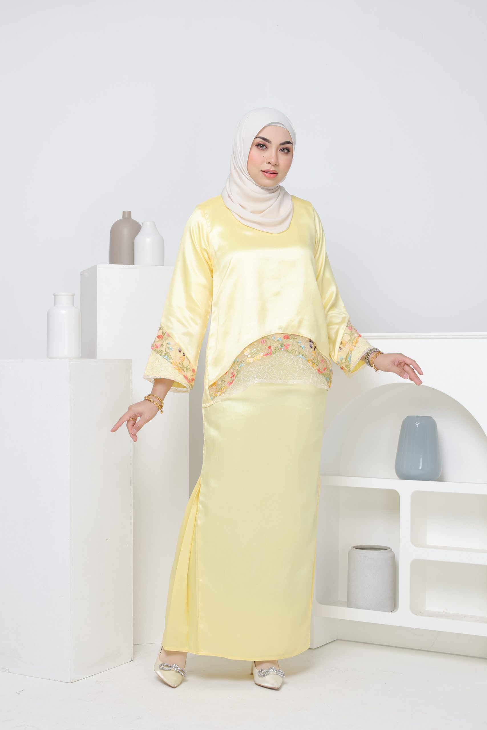 ILANA in Yellow